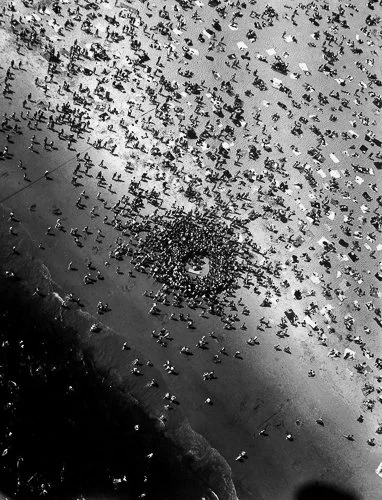 margaretbourkewhite-Beach_IC2-e1570471071967-782x1024.jpg