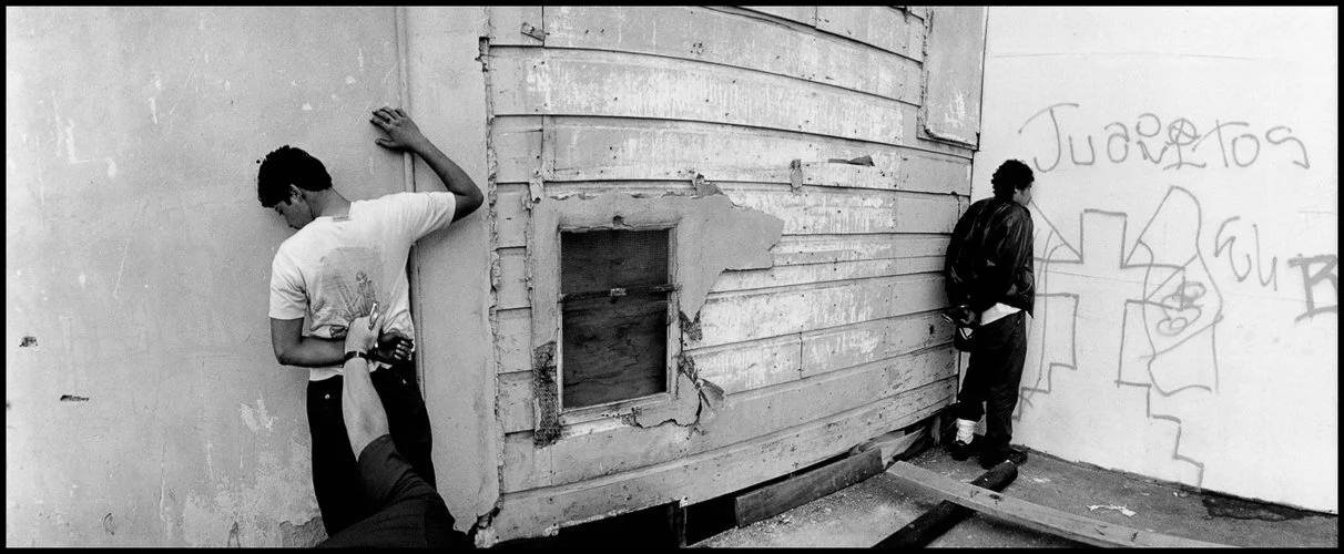 susanmeiselas-par118502-overlay.jpg