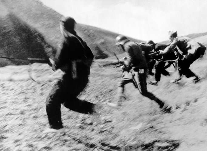 robertcapa-Death_in_the_Making_03_acb13e3670.jpg