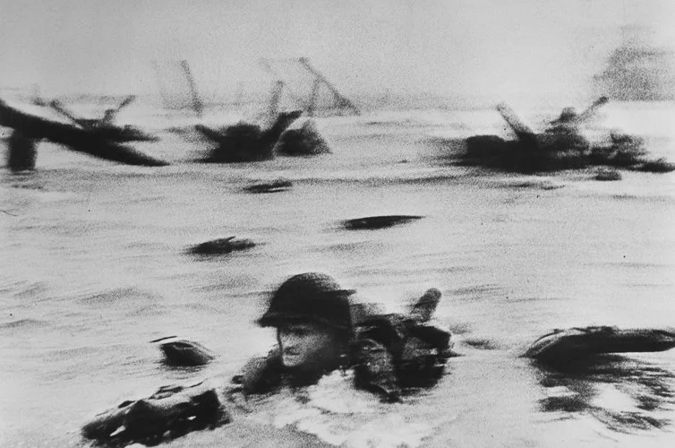 robertcapa-par121453-overlay.jpg