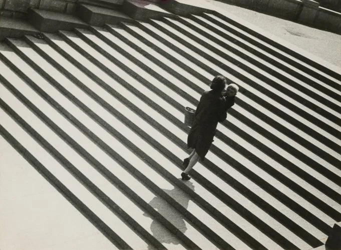 alexanderrodchenko-08-Alexander-RODCHENKO_Stairs_1930-q.jpg