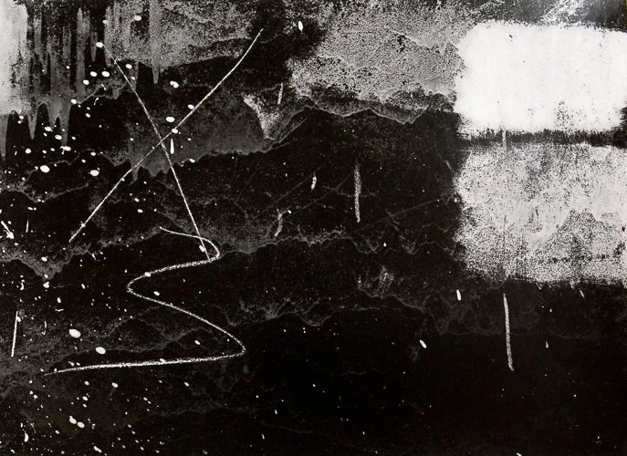 aaronsiskind-ibasho-various-international-artists-aaron-siskind-chicago-206-1953.jpg