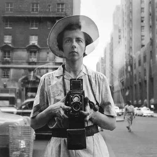 vivianmaier-06HEIR-articleLarge.jpg