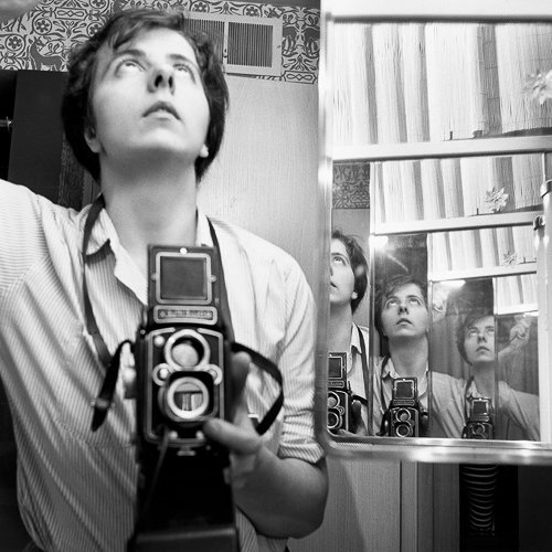 vivianmaier-06HEIR-articleLargeVM1956W00022-09-MC.jpg