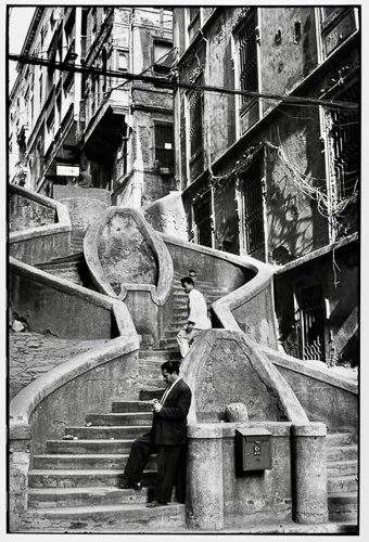 henricartierbresson-34868a070c7f27140840e1a466d18eaa.jpg