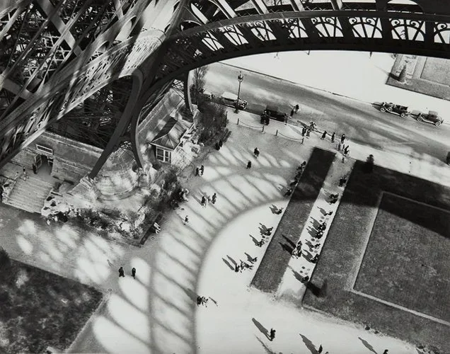 andrekertesz-eiffeltower-download.jpg