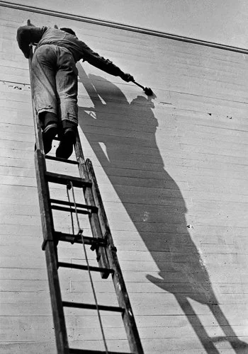 andrekertesz-shadow-painter.jpg
