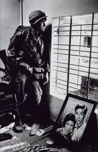 donmccullin-The-Battle-for-the-City-of-Hue-South-Vietnam-US-Marine-Inside-Civilian-House-1968.jpg