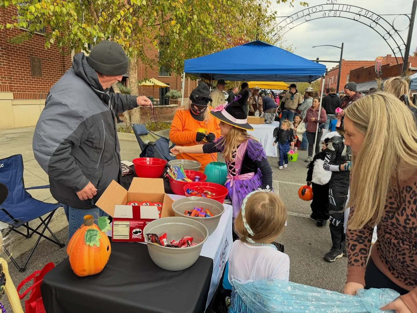 We had such fun at the second annual treating event in Mars Hill. 👻🎃

Thank you to the Town of Mars Hill, Police Chief Wilson, those who donate candy, treats and their time to create a sense of beloved community here at home. 

Here&rsquo;s to more
