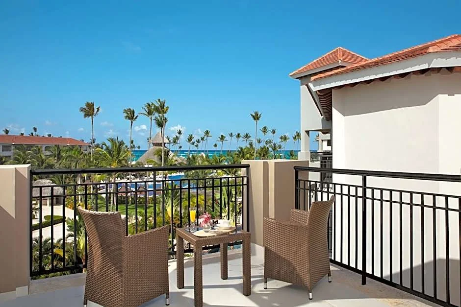 Junior Suite Partial Ocean View - Groups Department (1).jpg