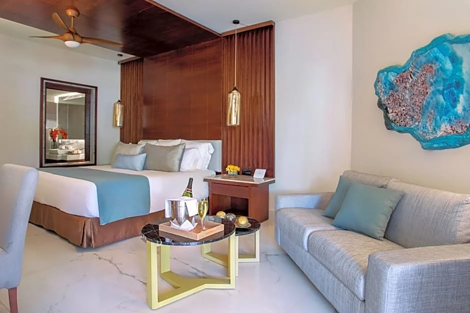 Preferred Club Junior Suite Private Pool 1.jpg