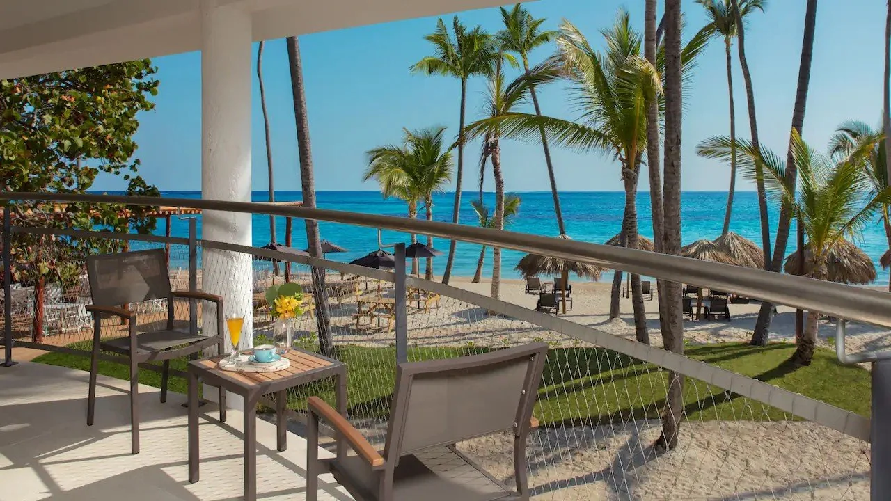 referred Club Master Suite Ocean Front 1 - Dianne Manto.jpg