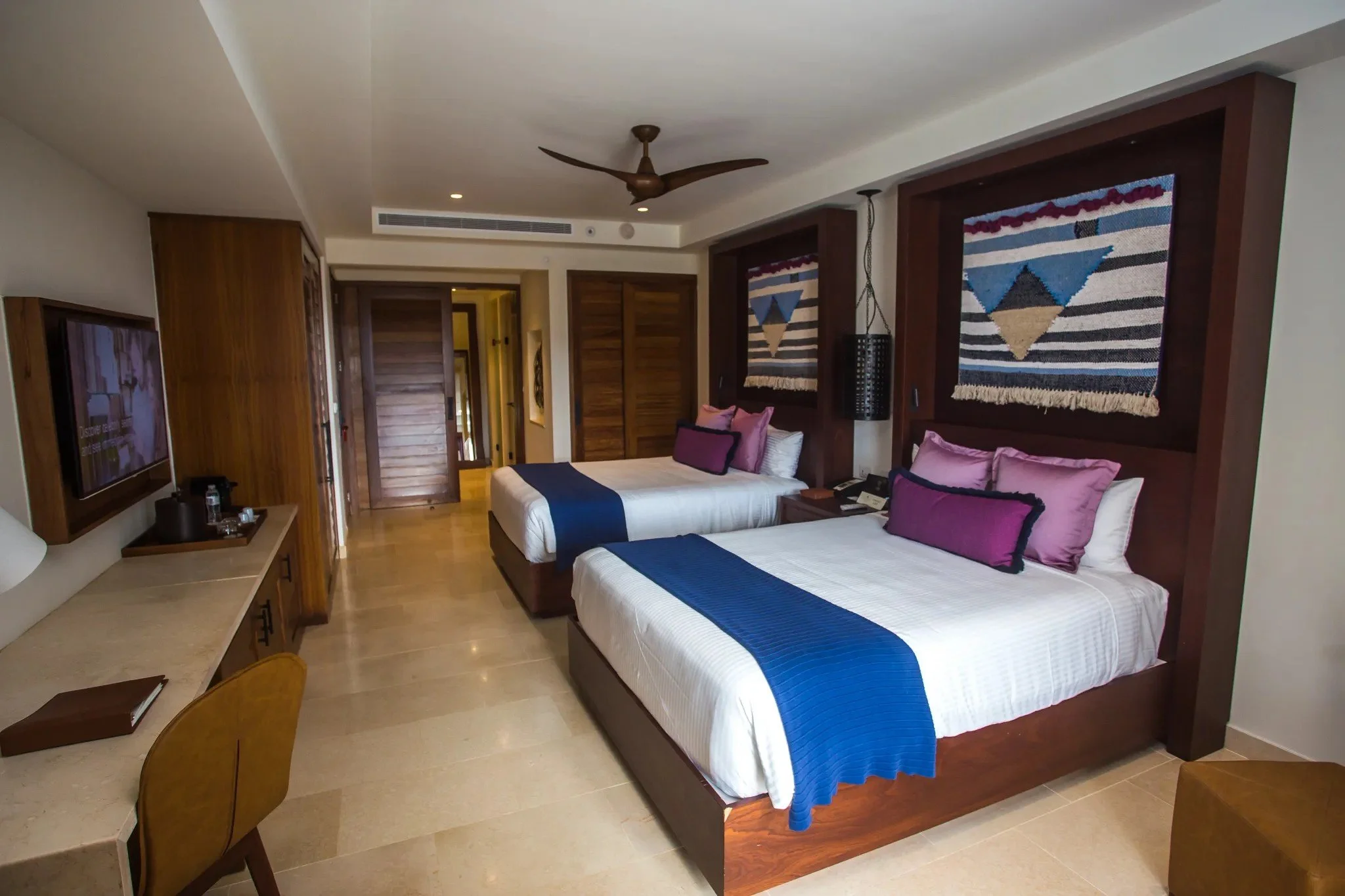 Junior Suite swim out Double - Dianne Manto.jpg