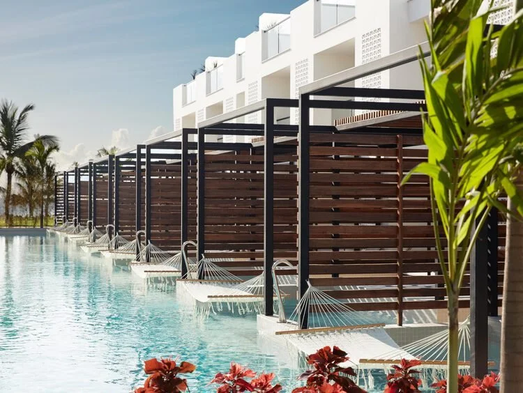 swim-up-suite-cancun-1 - Jennifer Hordych.jpg