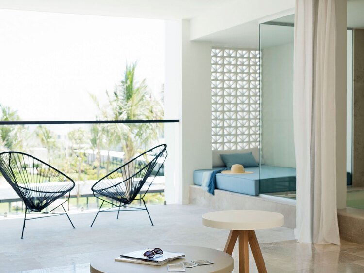 suite-cancun-pool-view-resort - Jennifer Hordych.jpg
