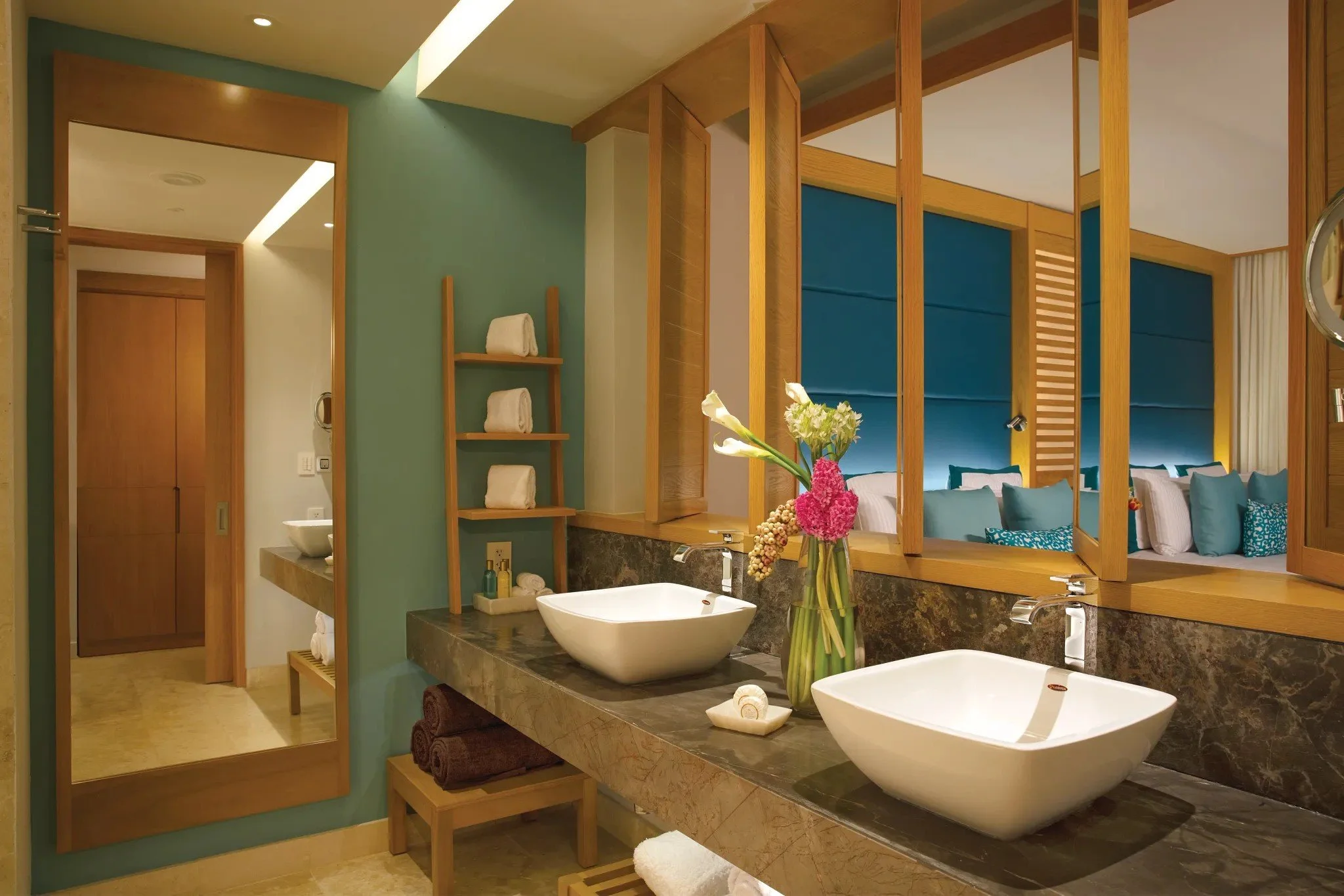 Junior Suite bathroom - Dianne Manto (1).jpg