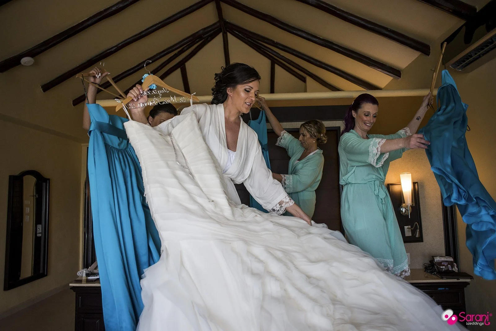 Saraniweddings067.jpg