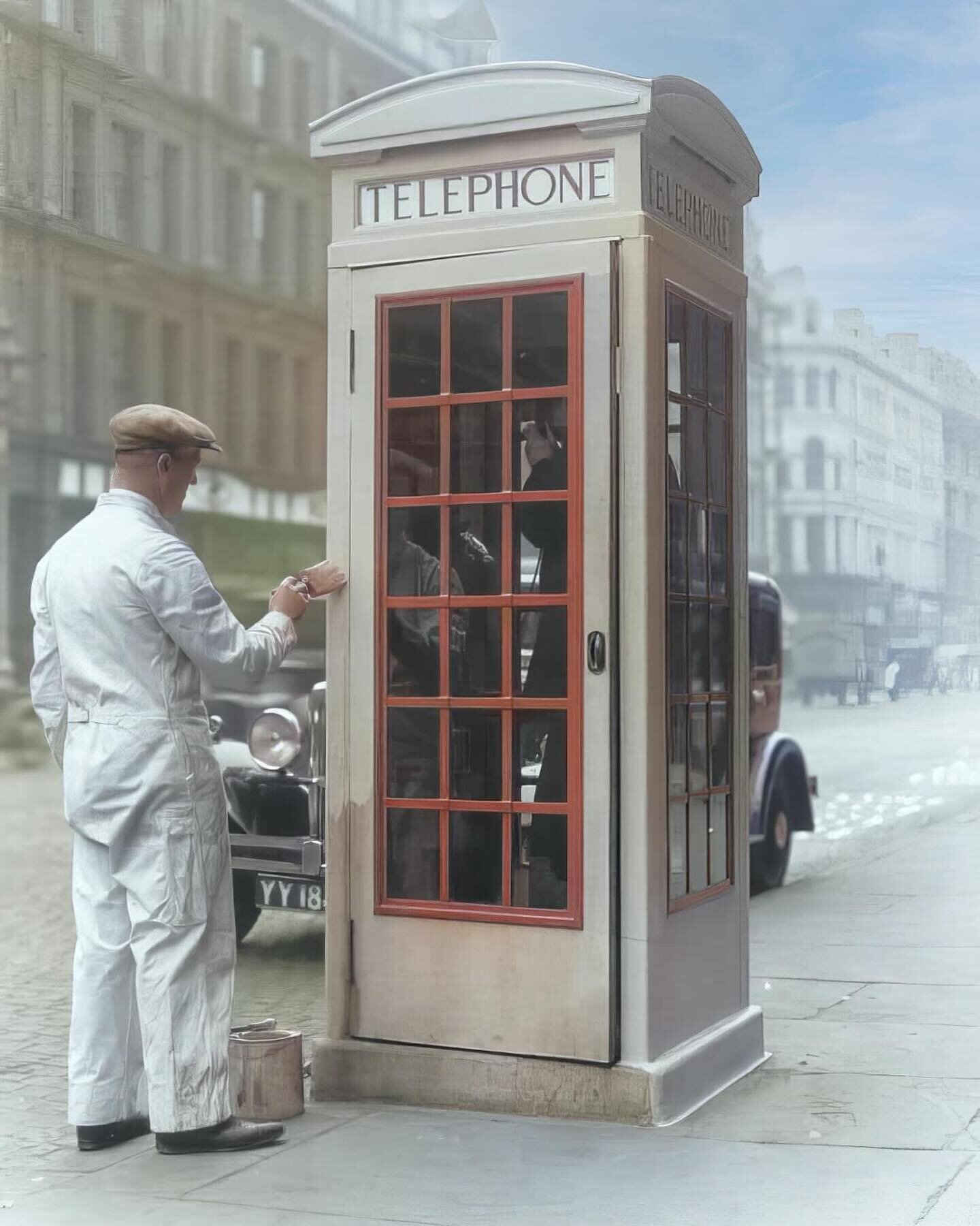 Interesting fact 🧐 The iconic British Telephone Box was not always red, neither was it always all metal.
 
This is a rare K3(1929) variation, getting a fresh coat of paint, that  was made from reinforced concrete painted in a light stone colour with