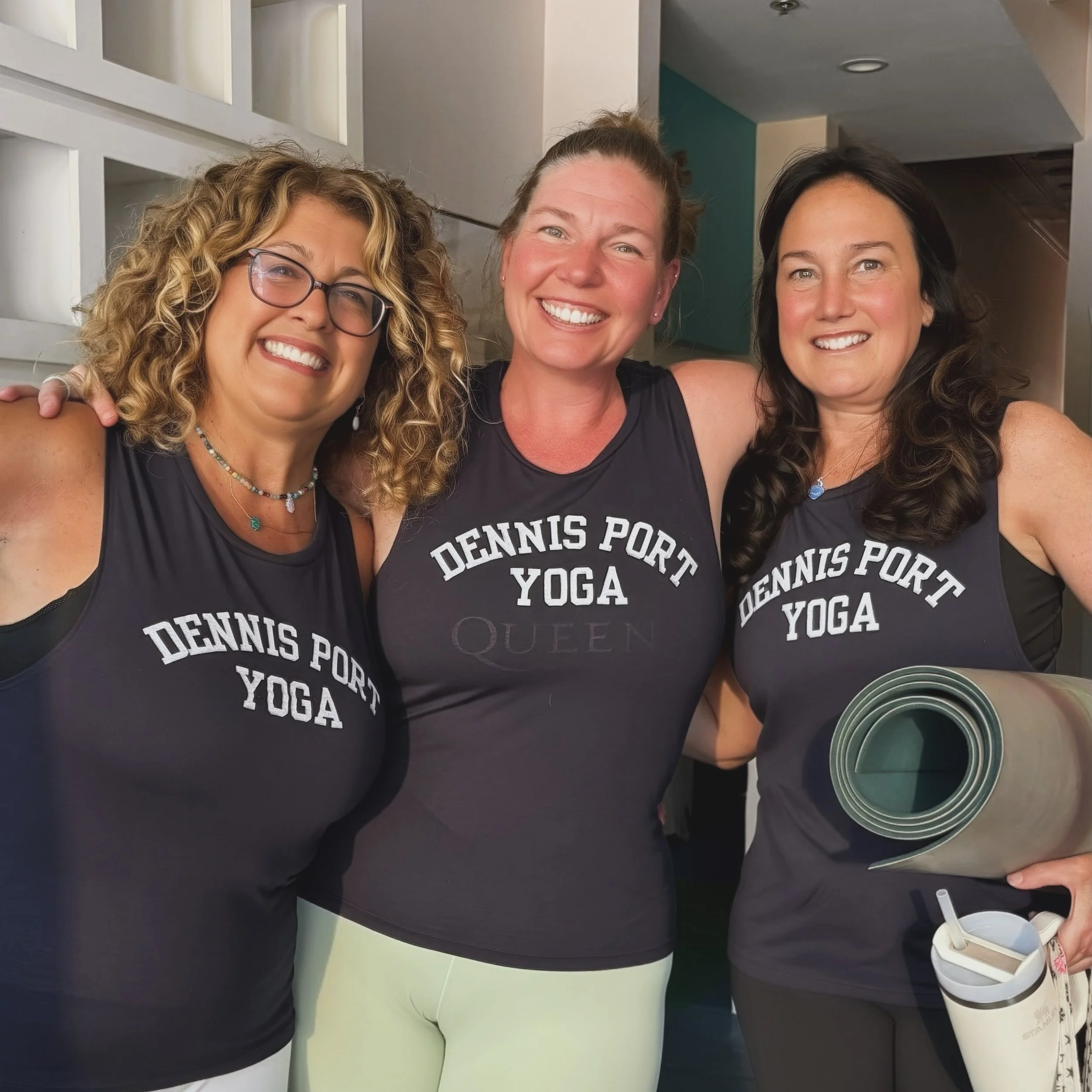 Three (very) beautiful reasons to love our sweet DPY community. 🤍🤍🤍

Happy Friday, everyone! xo