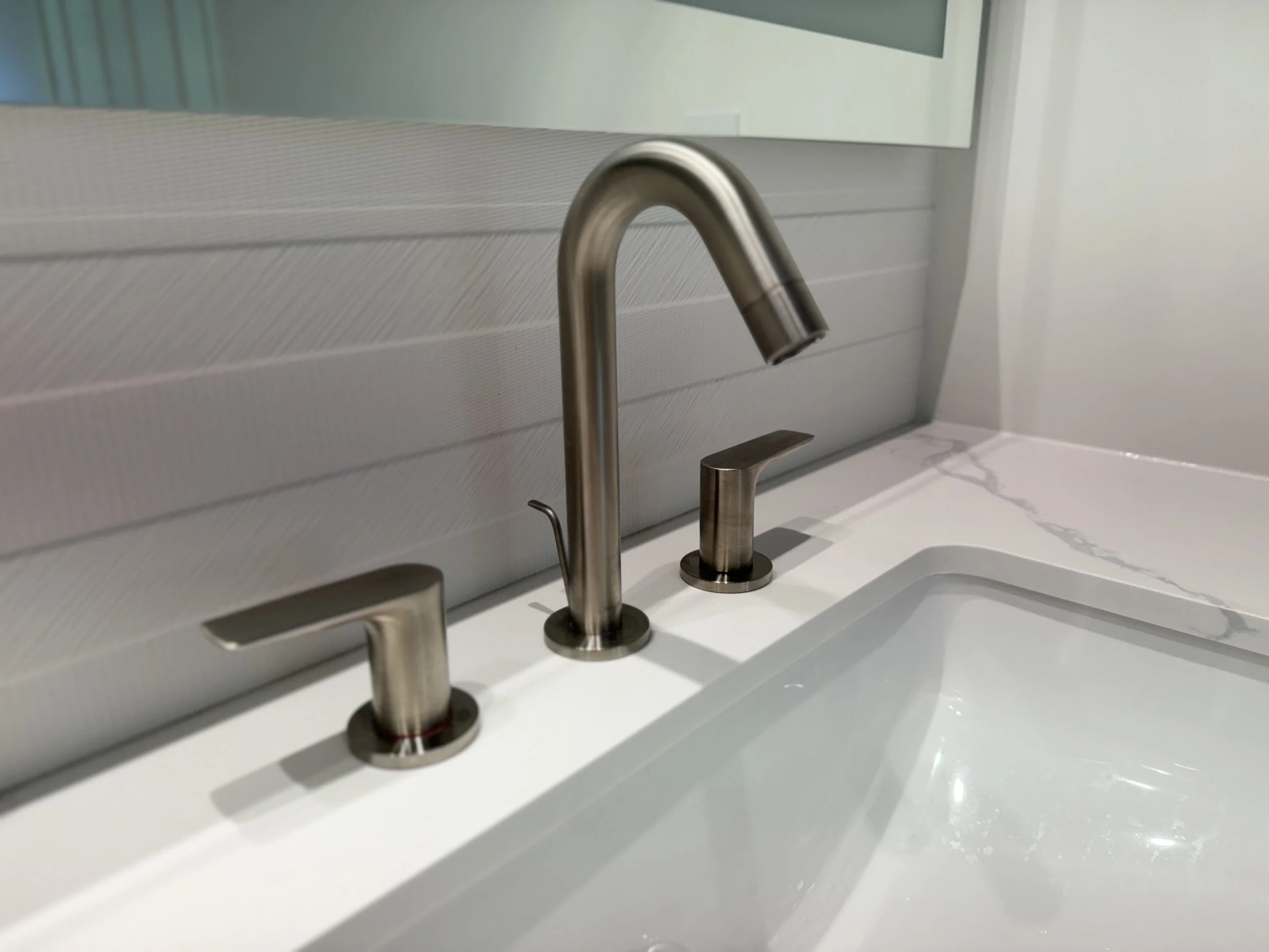 Master Bathroom-8.jpg