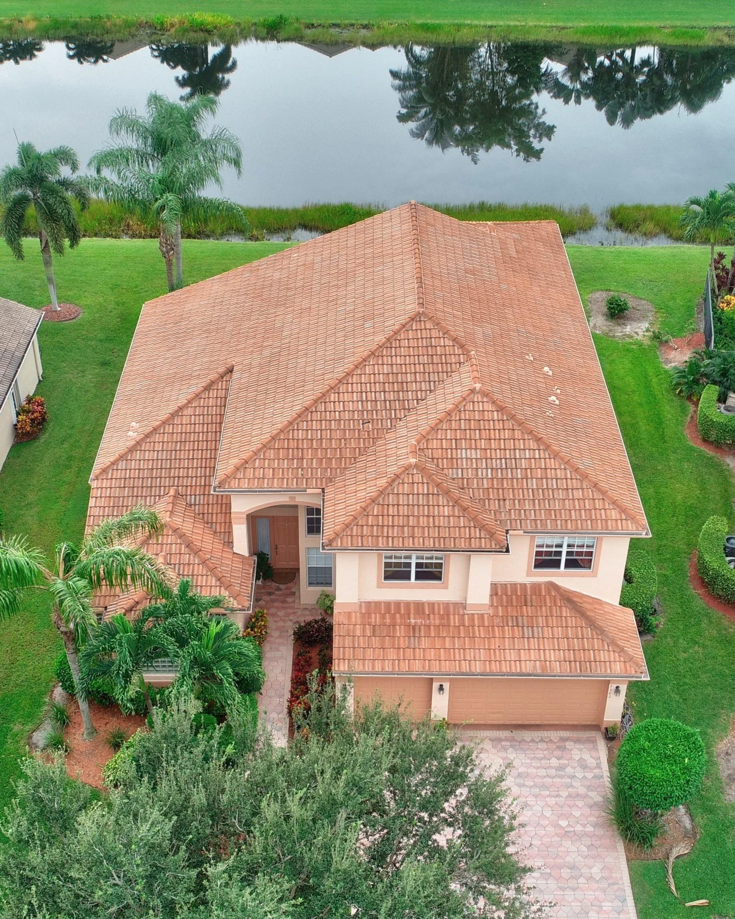 ☀️ Florida weather is tough on lawns&mdash;heat, humidity, pests, and weeds can all do damage fast. Our tailored Lawn &amp; Ornamental program is built specifically for Florida landscapes. Stronger roots, greener grass, healthier plants&mdash;all yea