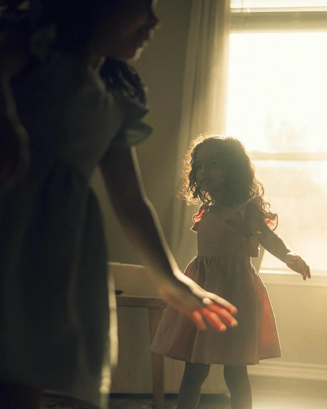 *ᶠᴬᴹᴵᴸʸ*
-
It is such a blessing to have a family. To be able to give your children a life with both parents. To dance with your dad in the living room. Pillow fighting and piggy back rides. To play dress up with your mom and sister while playing in 