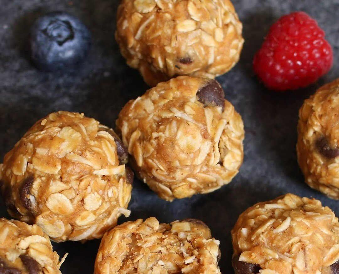 Looking for a quick and easy bite-sized way to fuel your run? Check out this recipe for protein balls:

https://izzycooking.com/protein-balls/#:~:text=%20How%20to%20Make%20Protein%20Balls%20%201,into%20an%20airtight%20container%20and%20store...%20Mor