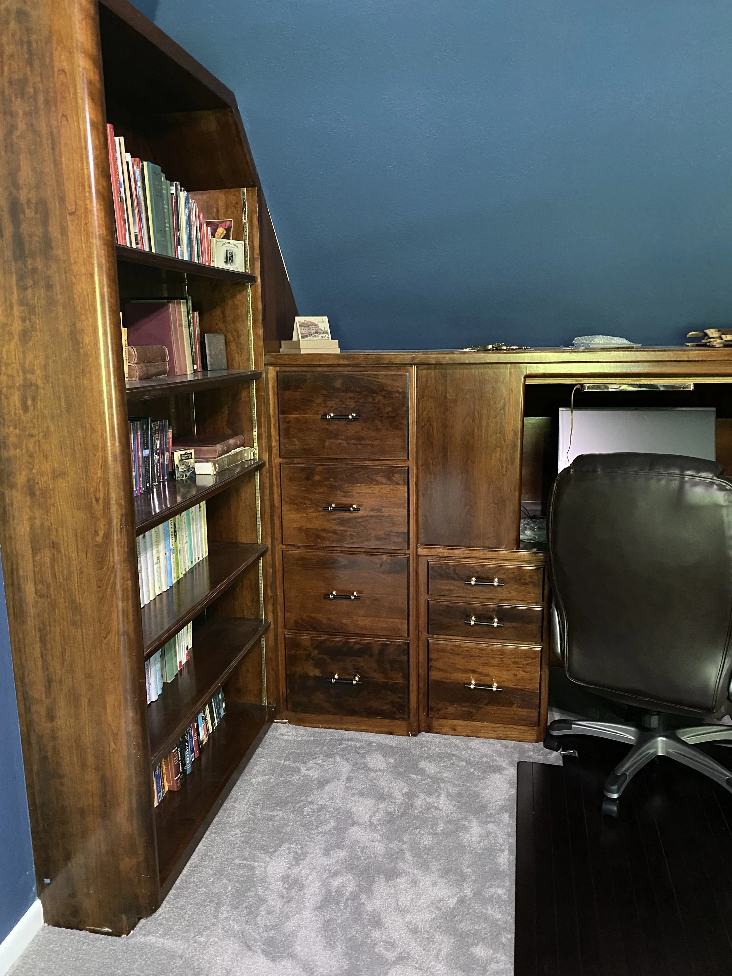 OFFICE12.jpg