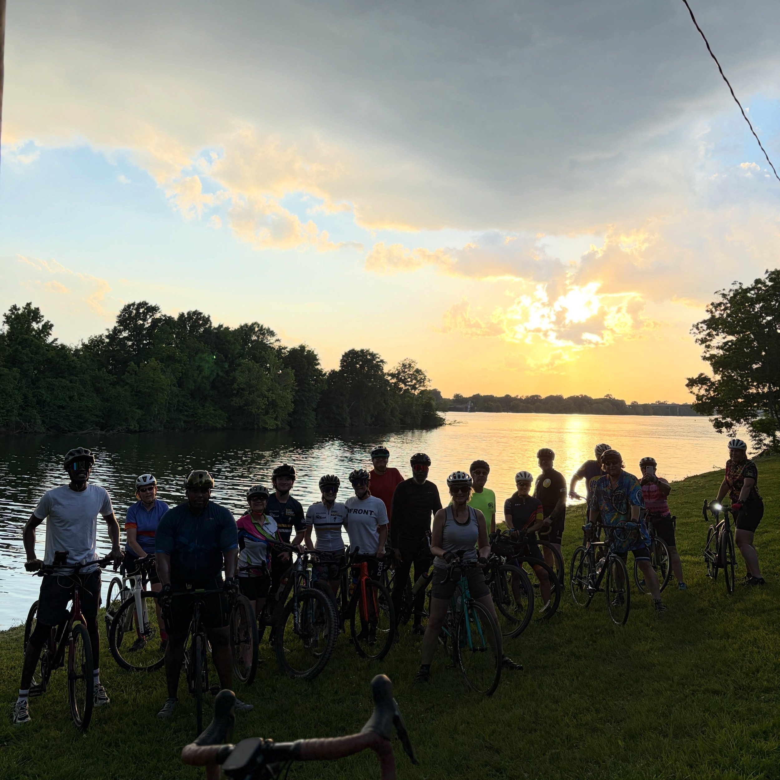 What a beautiful #sunsetcruise tonight!  Also&hellip;#funfact&mdash;we had our tallest rider join us tonight&mdash;6&rsquo;8&rdquo;, and his name was Brandon&mdash;how awesome!😎