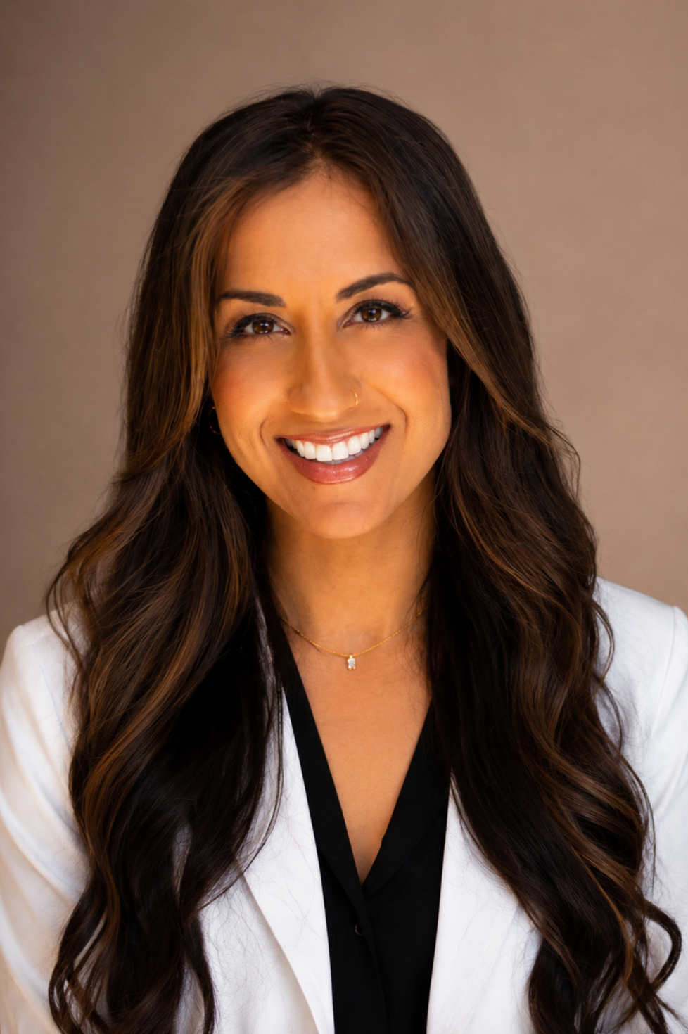 Rubaina Dang Naturopathic Doctor, Naturopathic Doctor, naturopathic medicine, gut health, hormone health. Specialist in integrative medicine.