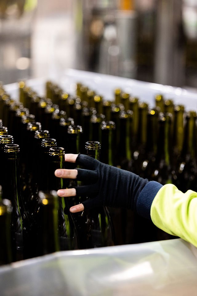 FrankieTheCreative-SidewoodEstateBottlingLine-21.jpg