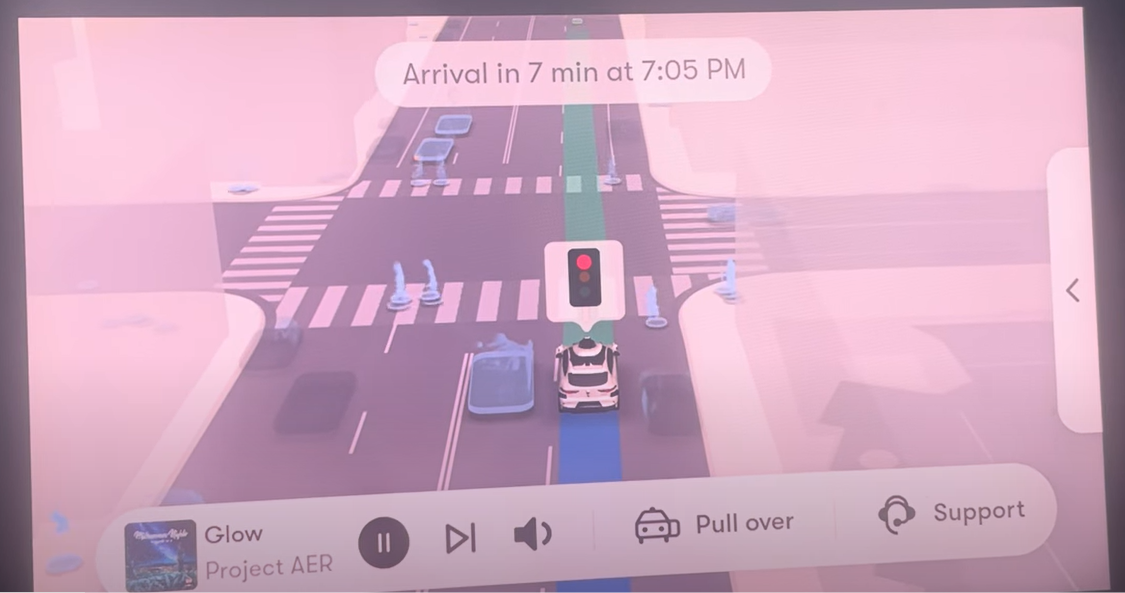 車内モニターには常に周囲の様子が正確に反映されている