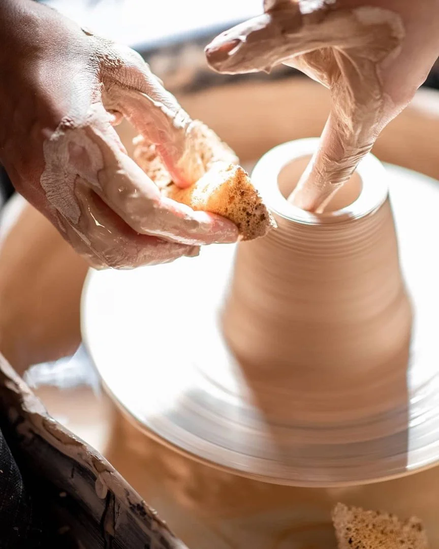 Types of Clay for Pottery: Earthenware, Stoneware &amp; Porcelain Guide for Beginners