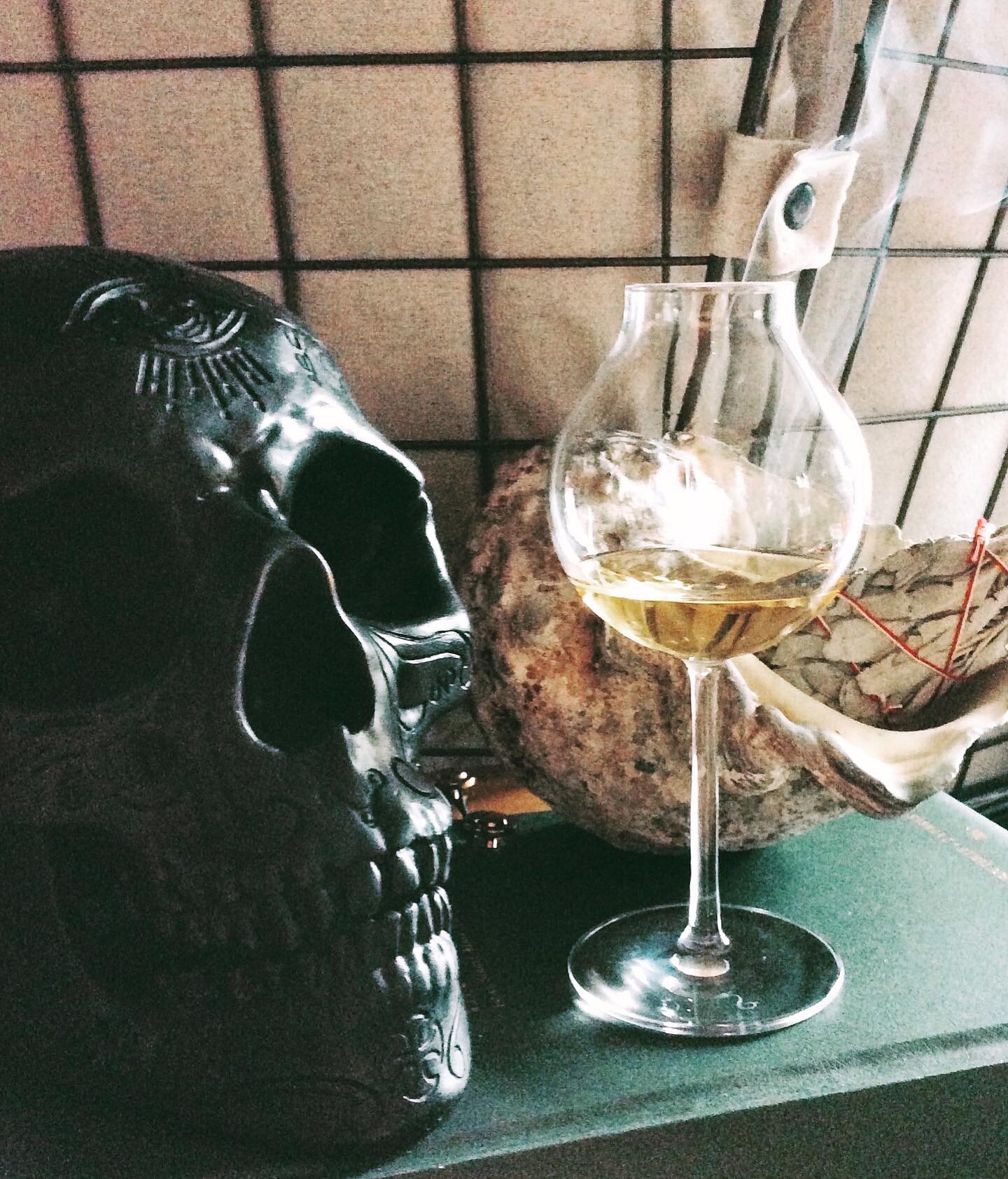 To Erase A Memory:
Wipe the mind with this elixir,
Sights and sounds into the aether
.
.
.
#spiritsofthenetherrealm #angelsbloodwhisky #reddandwildes #ibwhisky #caolila #spiritswelcome #dramglam #knowyourspirits #apothecary