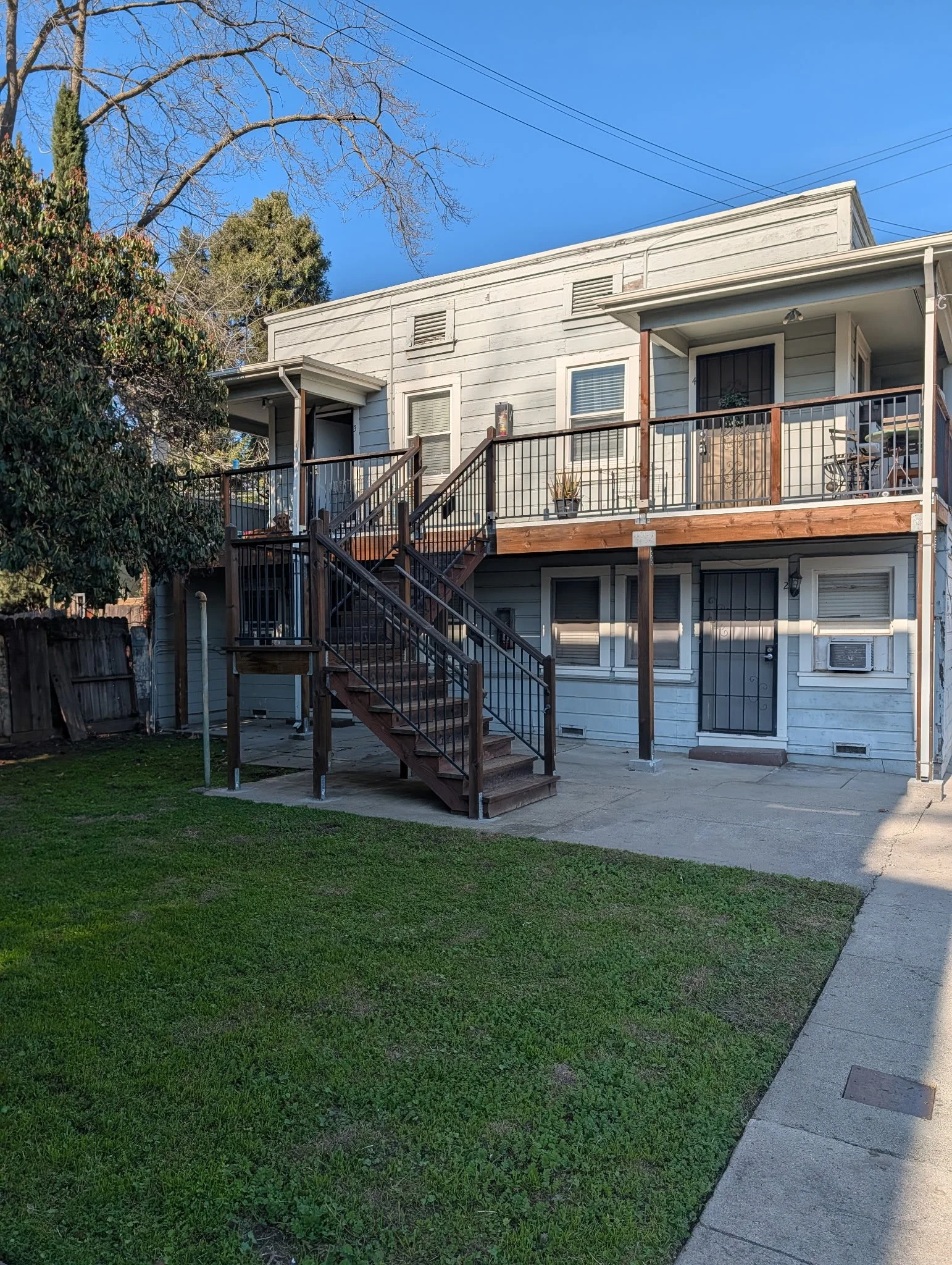 1821 P Street #1, Sacramento, CA 95811 - LARGE STUDIO