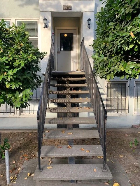 1819 P Street #1, Sacramento, CA 95811 - LARGE ONE BEDROOM