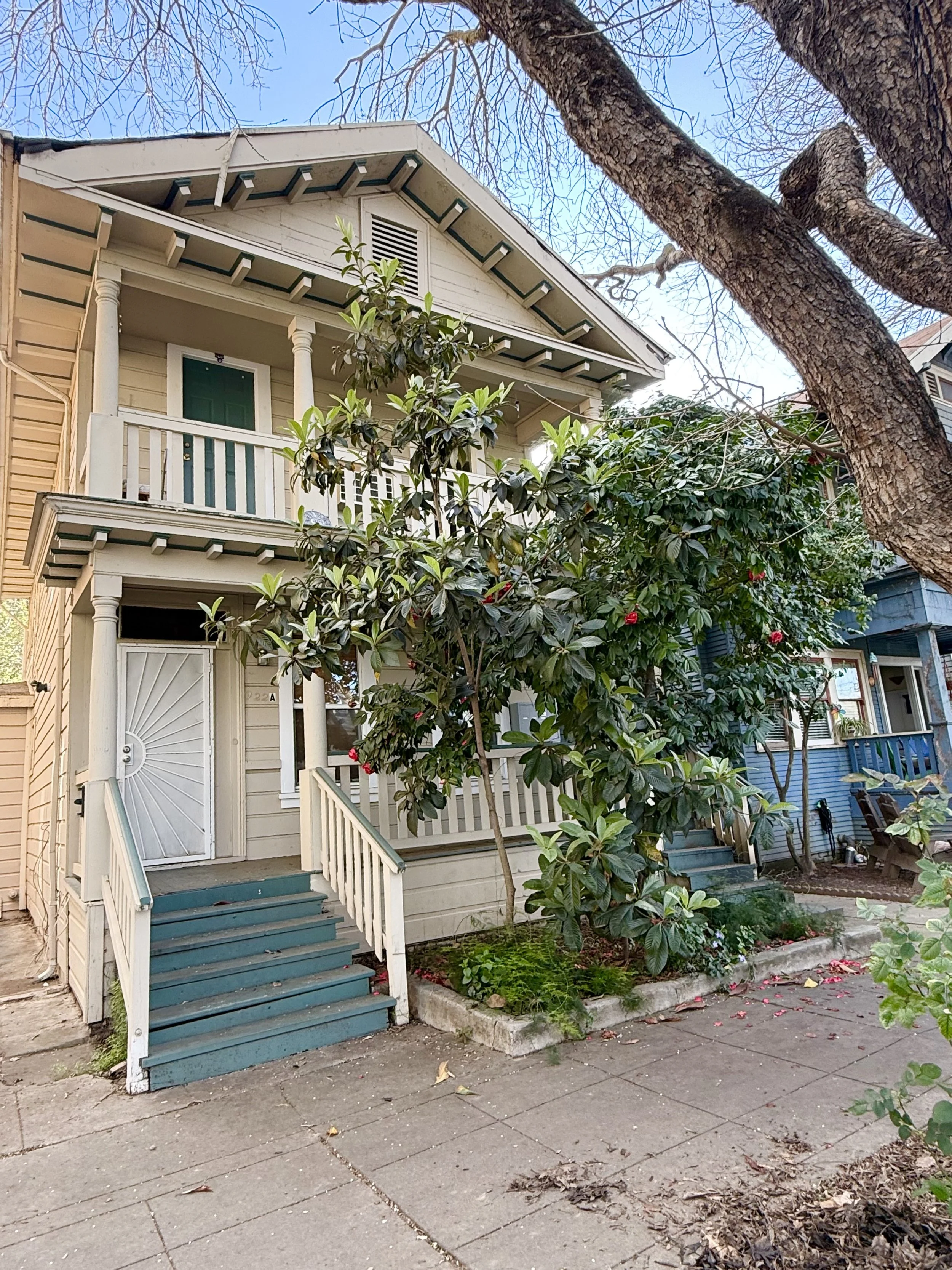 924 E Street, Sacramento, CA 95814 - LARGE STUDIO