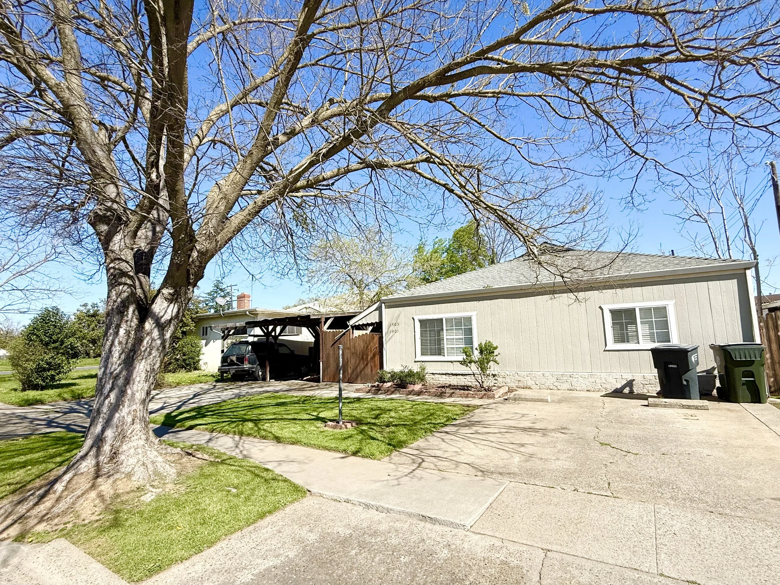 3901 63rd Street, Sacramento, CA 95820 - TWO BEDROOM DUPLEX