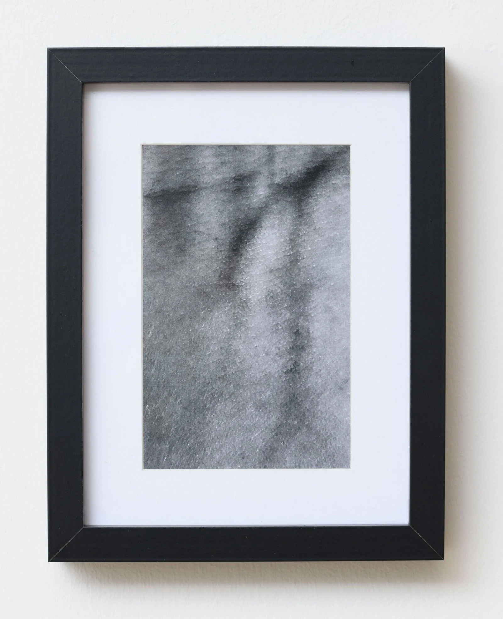 Janneke Leenders, “Feign”, 2023, stampa digitale, cm 22 x 17.3, courtesy Gilda Lavia, ph Giorgio Benni