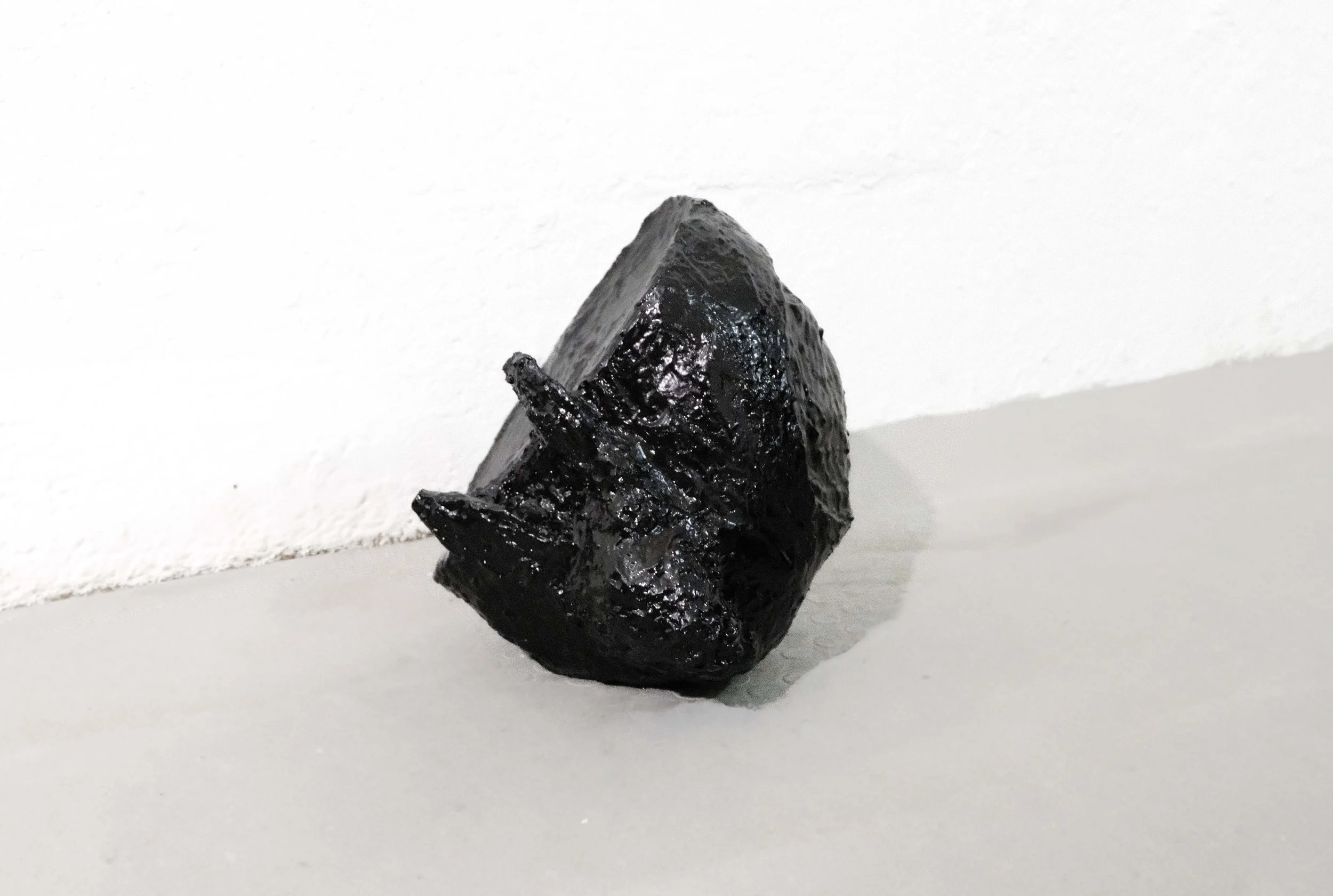 BB
25 x 27 x 25 cm 
Plaster, acrylic paint and resin 
2026