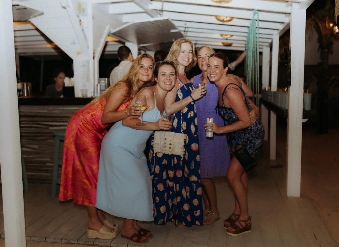 Grab your besties &amp; join us at The Shack for Paint &amp; Sip w/ @katy.turner.art on December 10th! Sign up to secure your spot @ the link in our bio! 🎨

---
#theshack #beachbar #stthomas #usvirginislands #usvi #hullbay #foodtruck #hideawayhullba