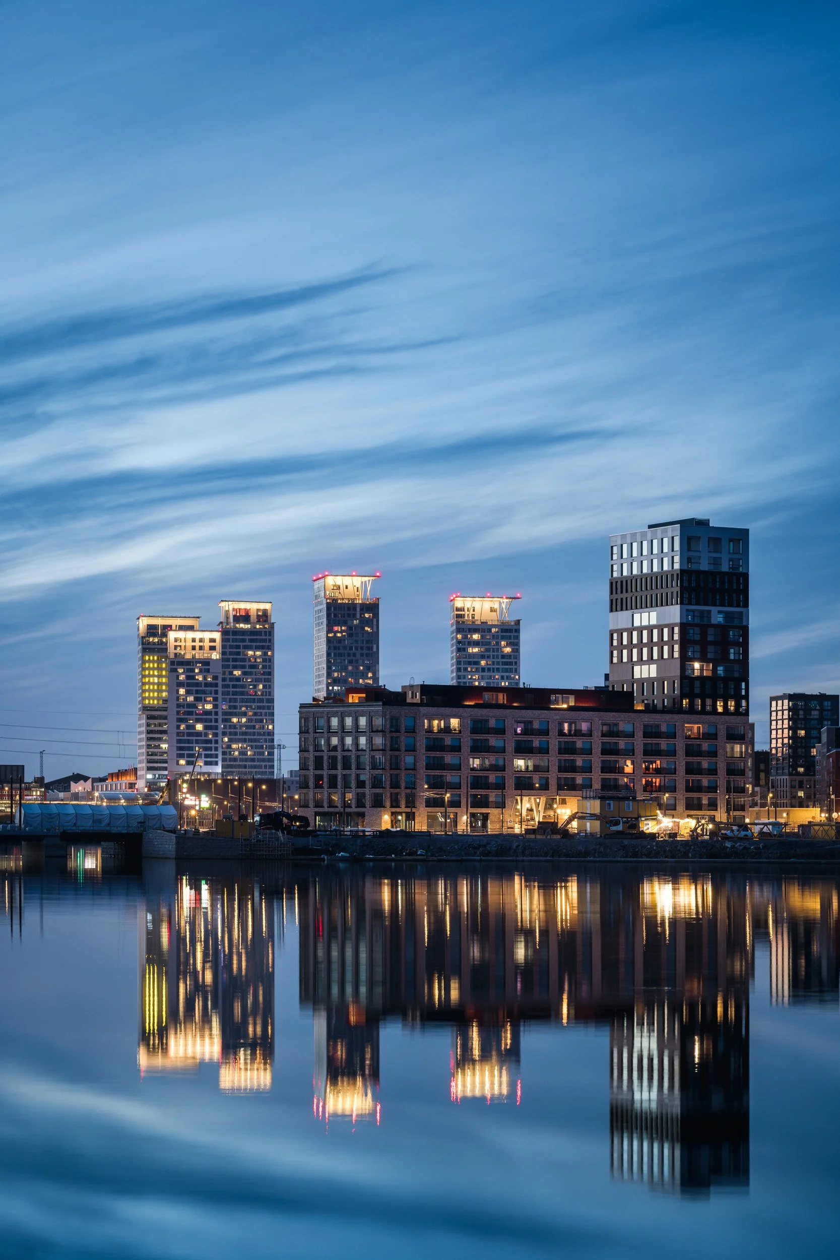 Iltakuva Kalasataman tornitalot