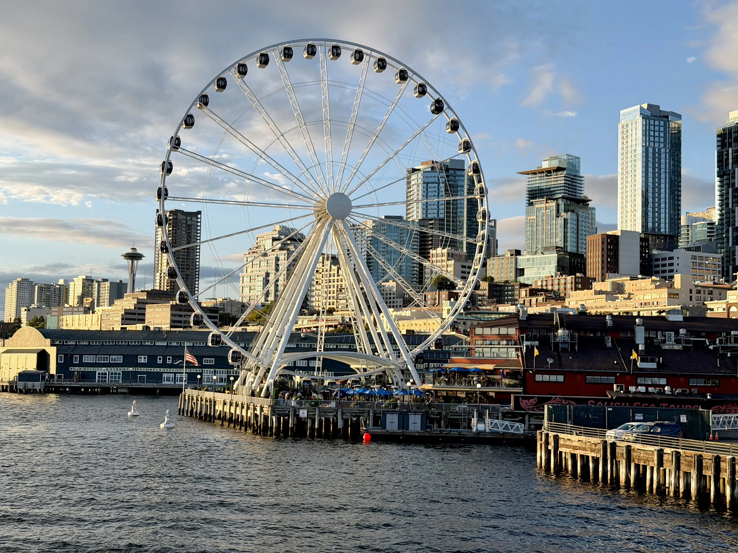  The Ferris Wheel on the water front in downtown Seattle, Washington 