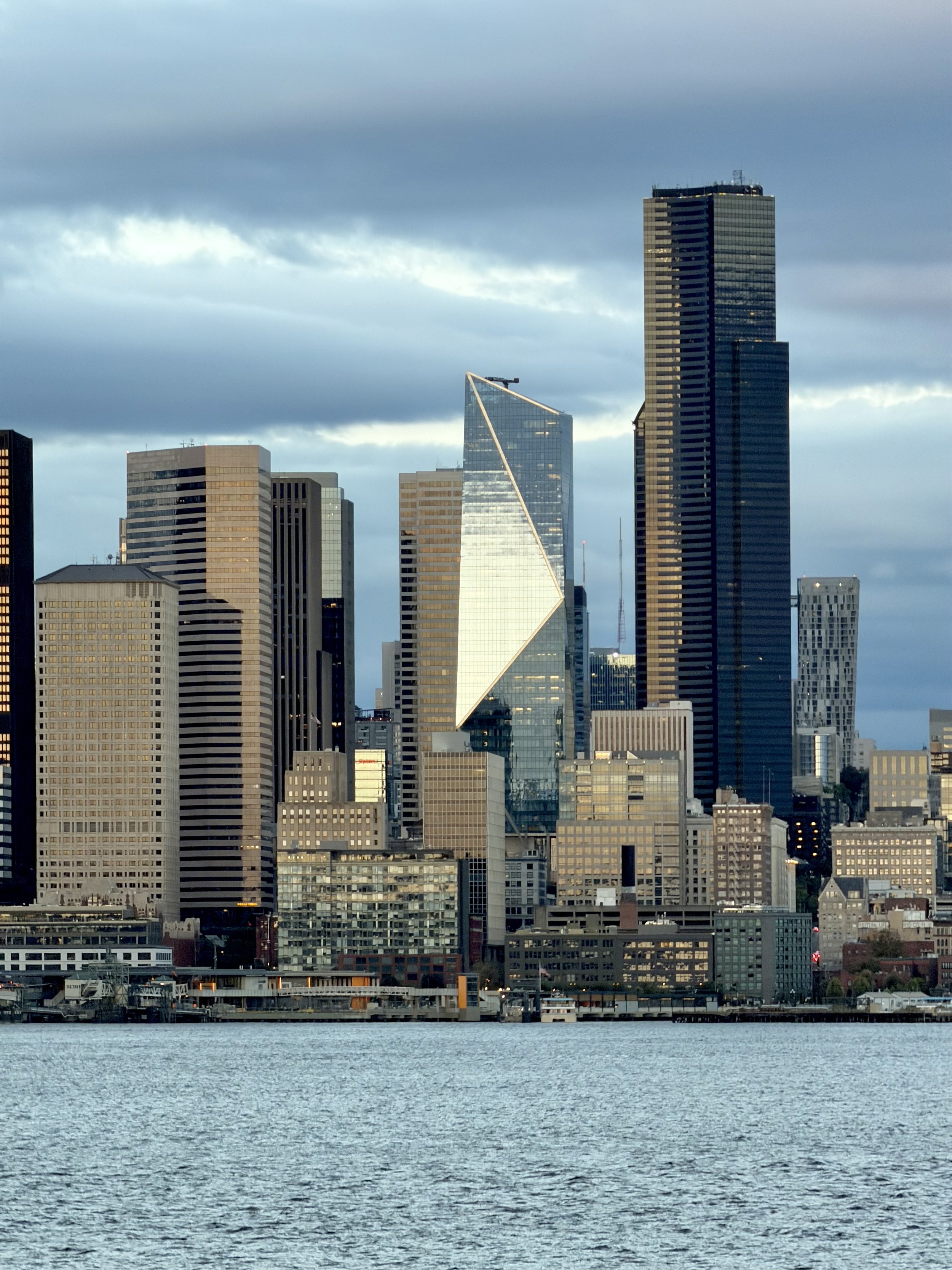  More beautiful sunset light on the downtown Seattle skyline 