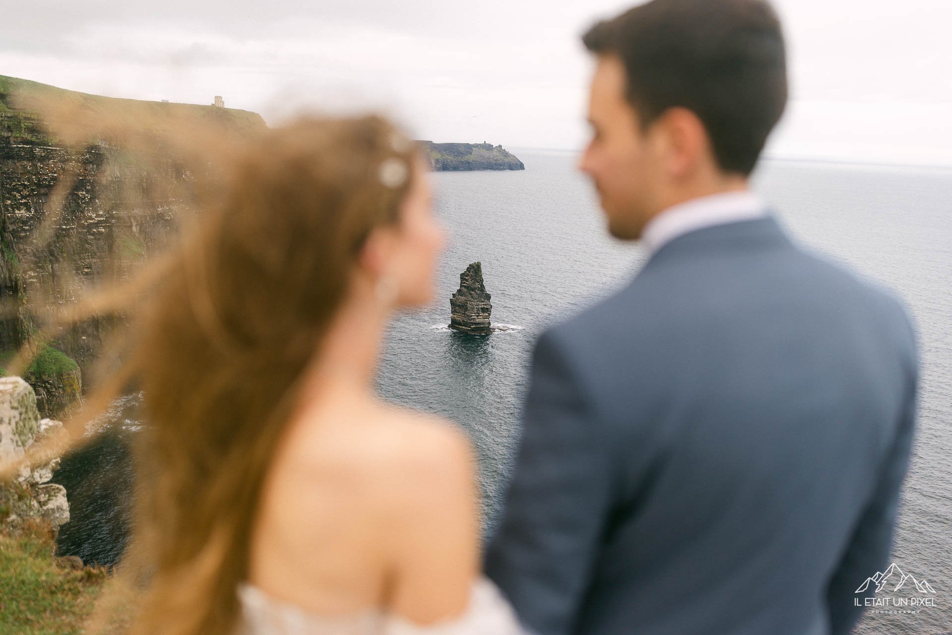 iletaitunpixel-jeremie-sangare-destination-adventure-elopement-and-wedding-photographer-france-italy-ireland-cliffs-moher-m145-pf07-321-1920px.jpg