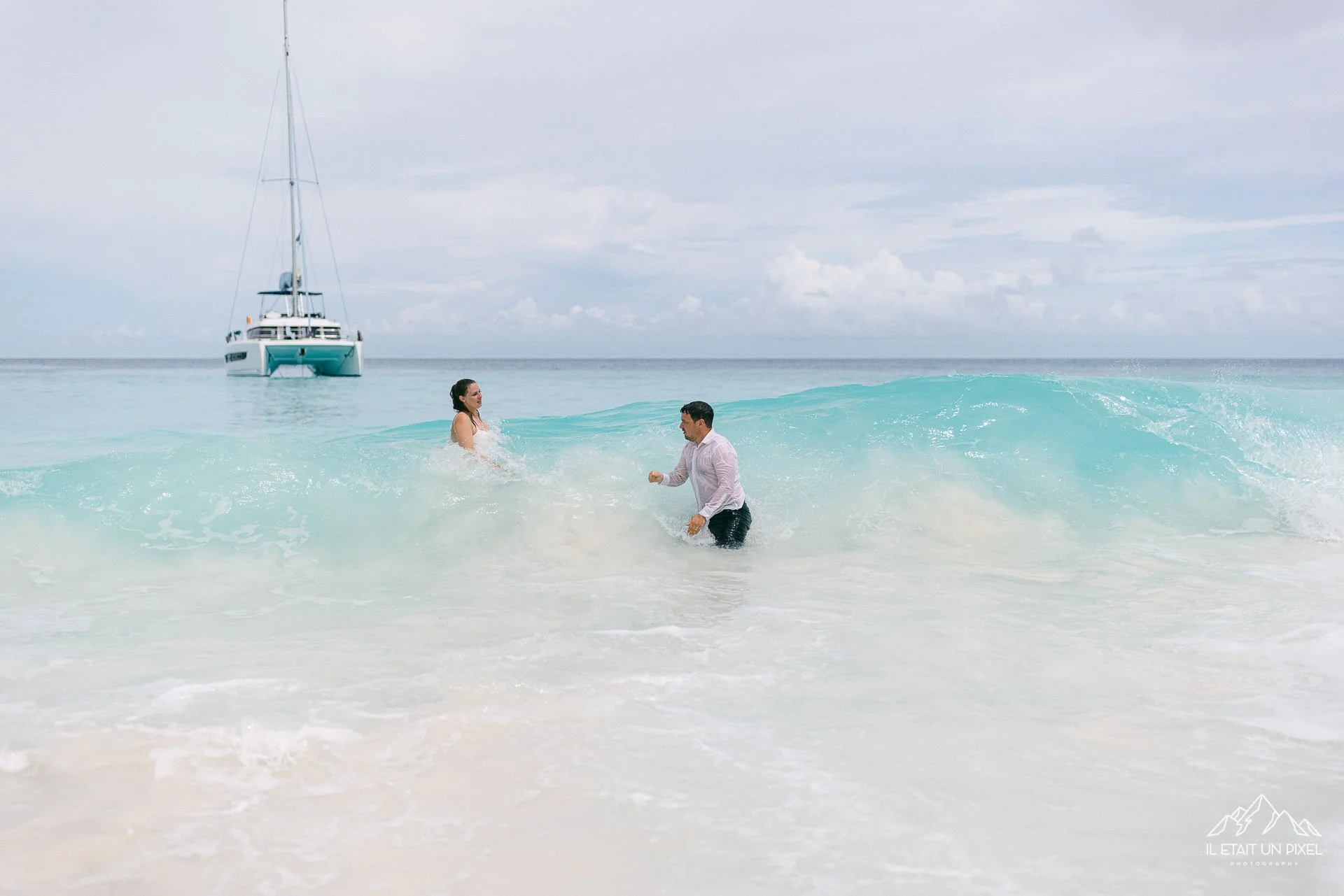 iletaitunpixel-jeremie-sangare-destination-adventure-elopement-wedding-and-honeymoon-photographer-seychelles-underwater-m169-pf60-330-1920px.jpg