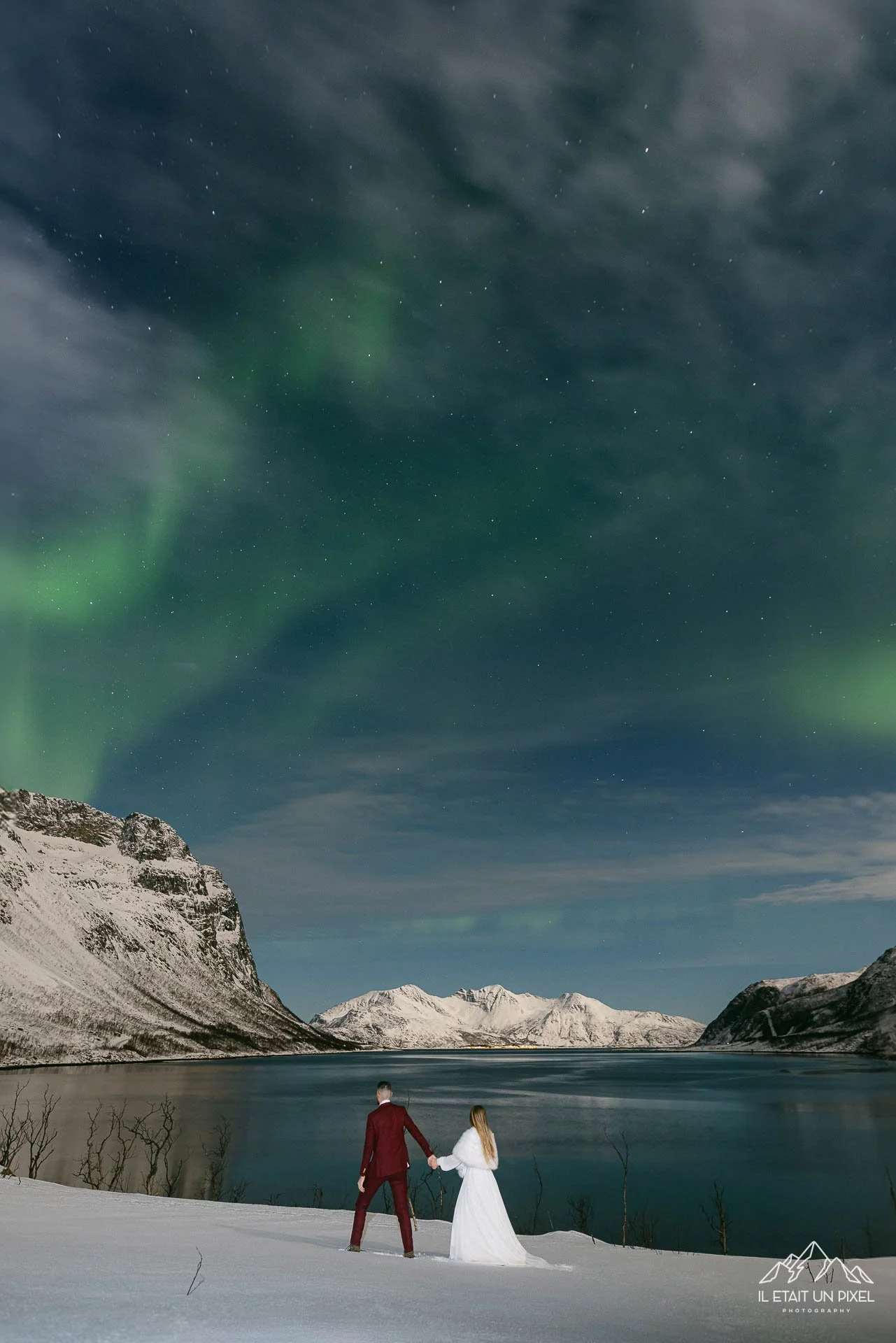 iletaitunpixel-jeremie-sangare-destination-adventure-elopement-and-wedding-photographer-france-italy-norway-lofoten-northern-lights-m153-pf40-300-1920px.jpg