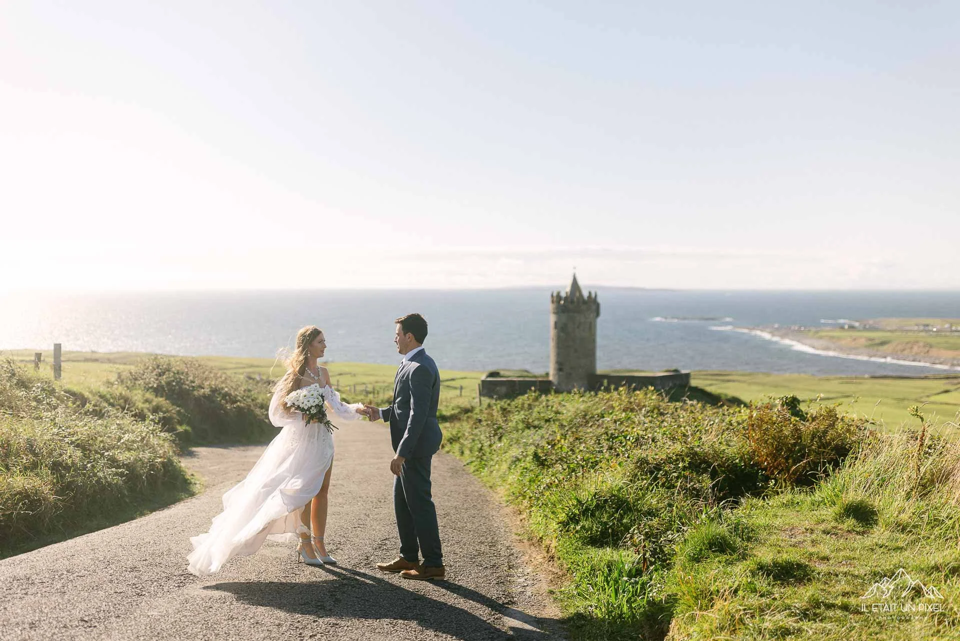 iletaitunpixel-jeremie-sangare-destination-adventure-elopement-and-wedding-photographer-france-italy-ireland-cliffs-moher-m145-pf27-082-1920px.jpg