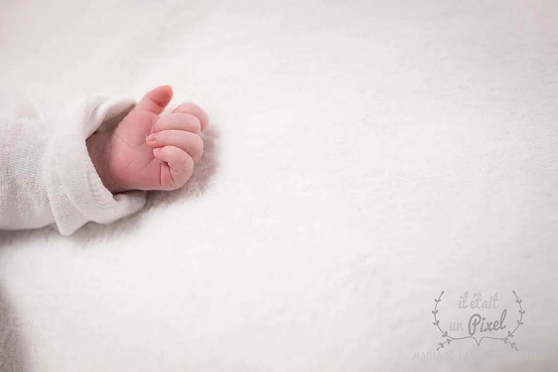 iletaitunpixel-jeremie-sangare-seance-photo-naissance-studio-shooting-bebe-nouveau-ne-yvelines-cergy-rose_03-1140px.jpg
