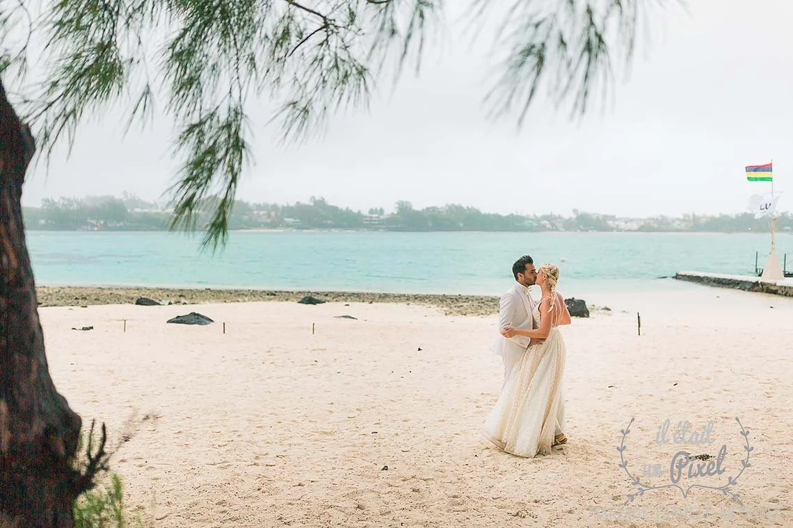 iletaitunpixel-jeremie-sangare-fine-art-destination-wedding-elopement-photographer-reportage-mariage-mauritius-island-indian-ocean-cartmn_0630-1140px.jpg